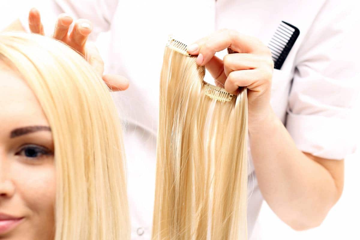 Extensions pour cheveux : adhésives ou à clips ?