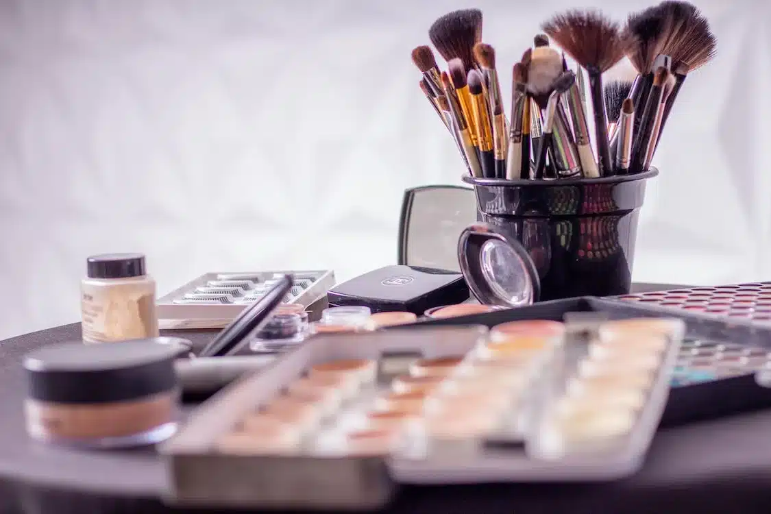 Top 5 des produits indispensables de maquillage à avoir dans sa trousse de beauté