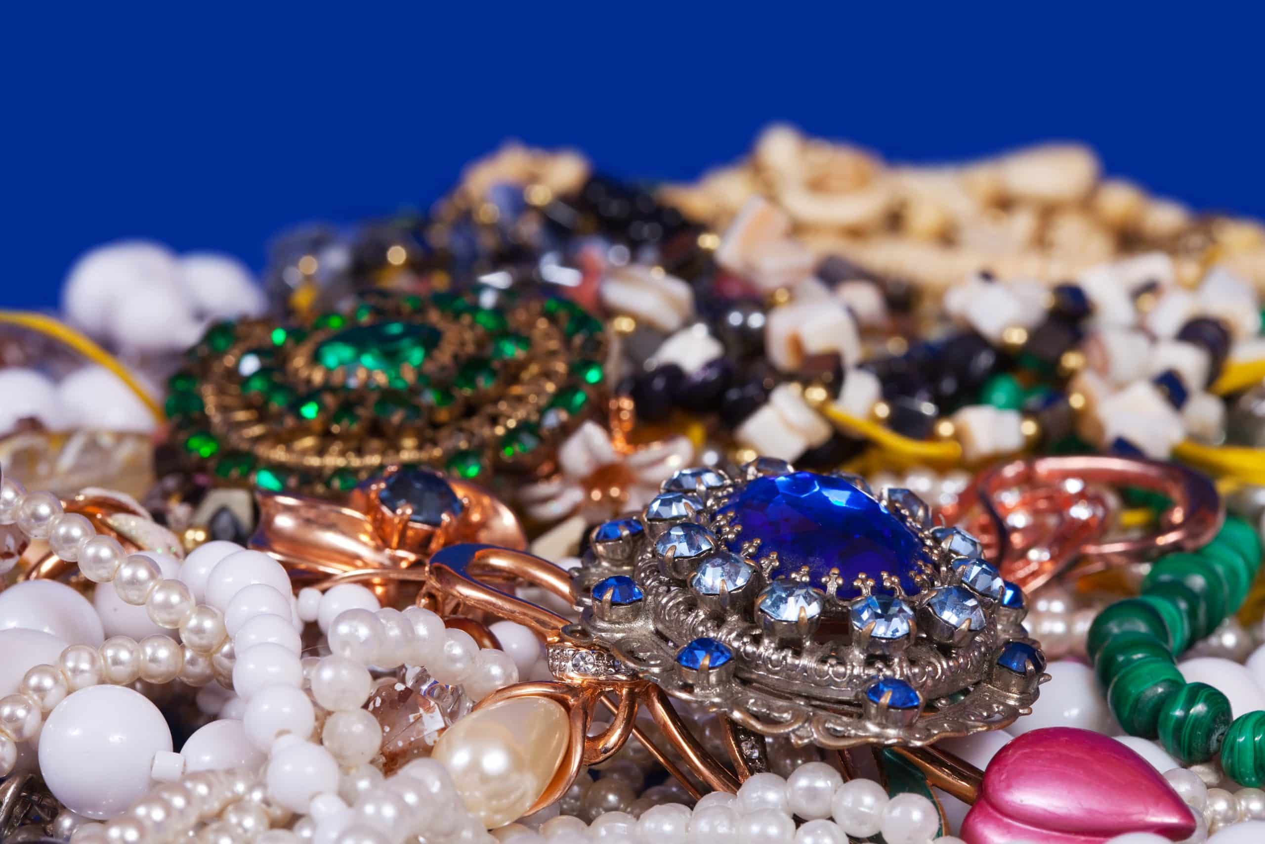 Bijoux en pierres précieuses : leurs significations et symboles