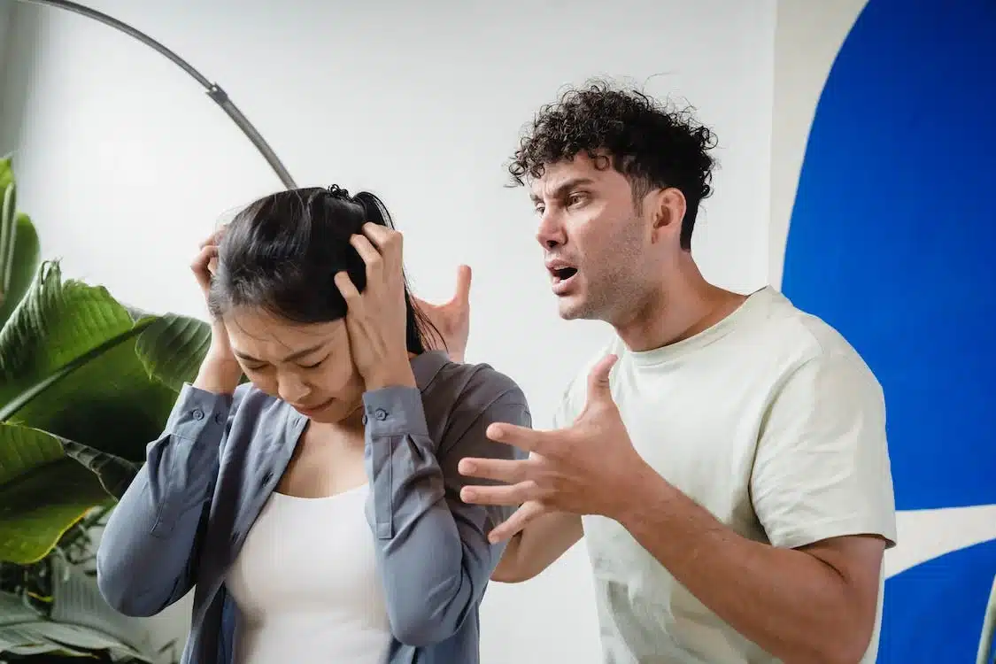 Comment un avocat en droit des affaires familiales peut-il aider à protéger les victimes de violence domestique ?