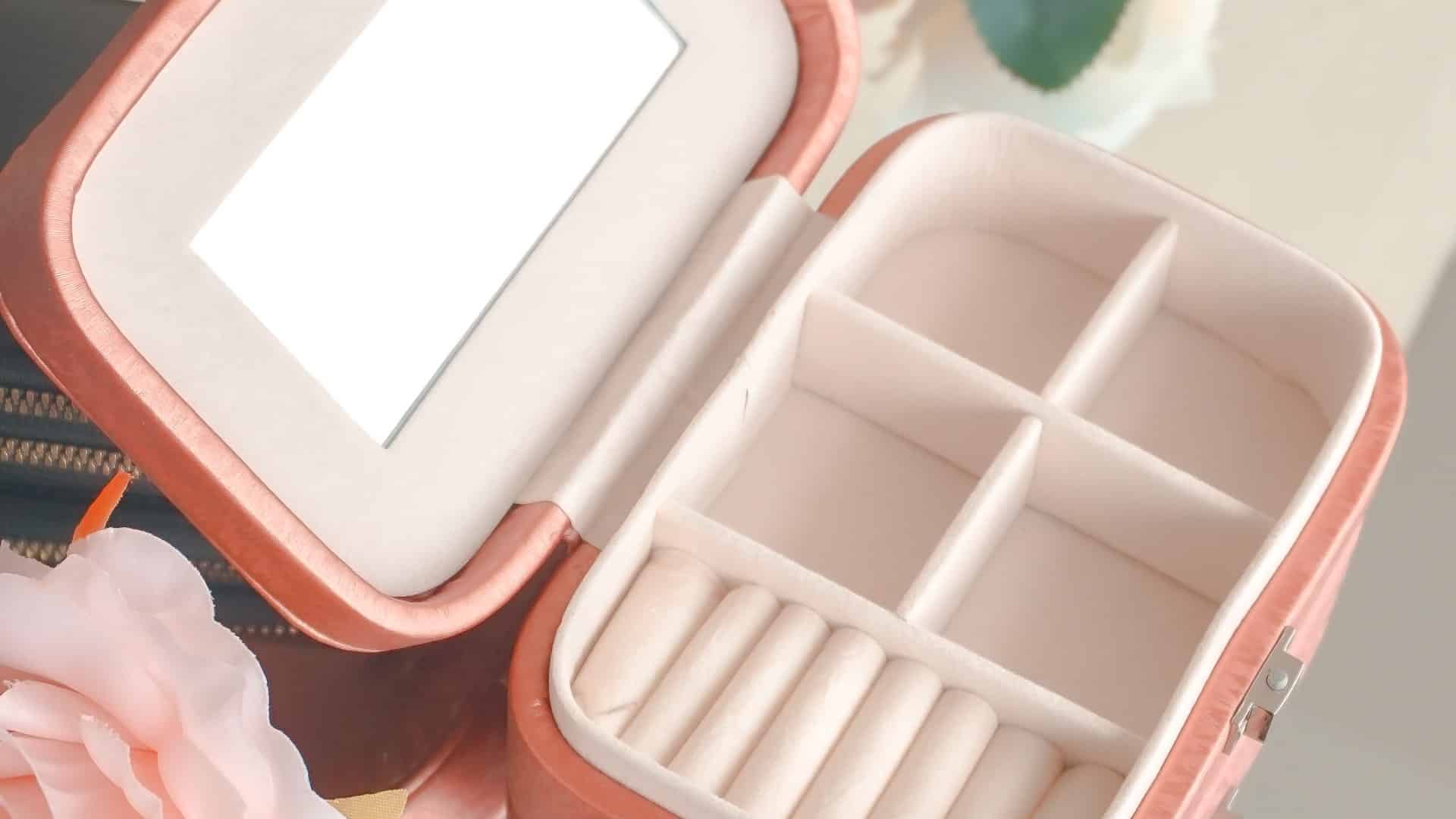 Comment transporter ses bijoux lors d’un voyage ?