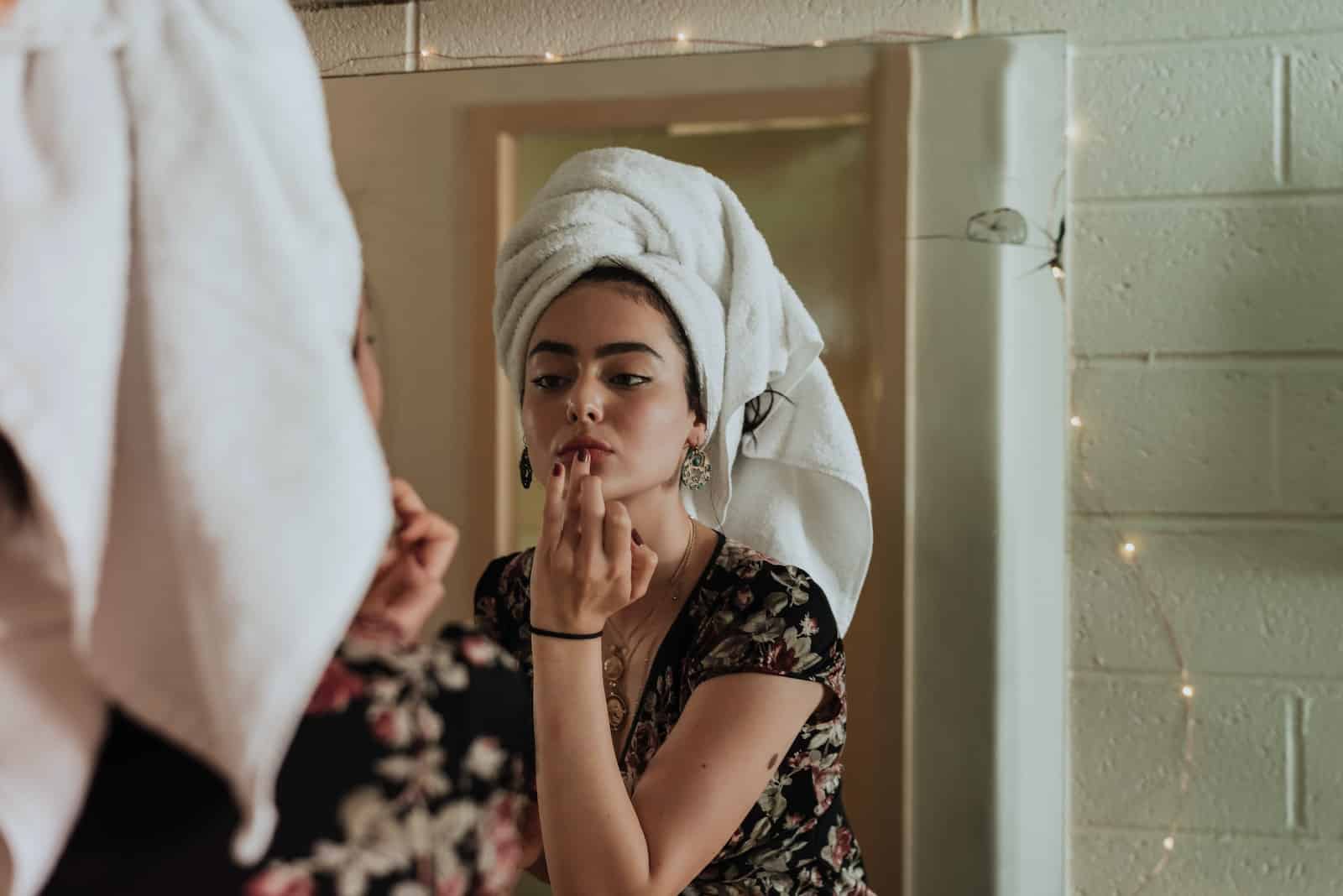 Tutoriel de maquillage naturel : Comment créer un look frais en quelques étapes simples