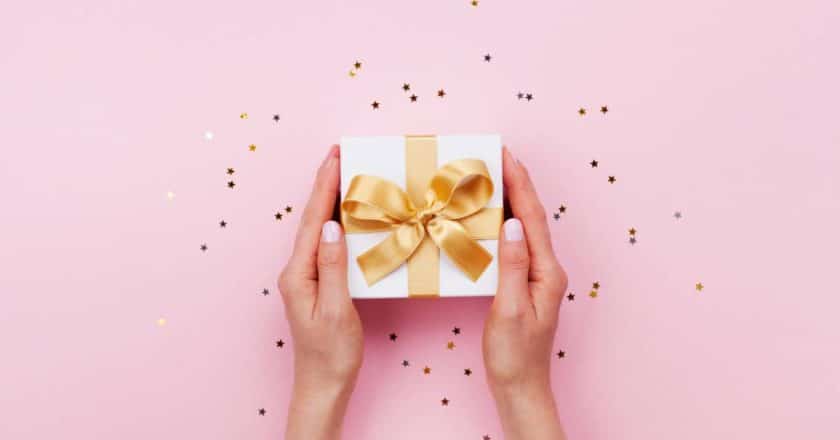 Coffret cadeau femme : les critères pour faire le bon choix