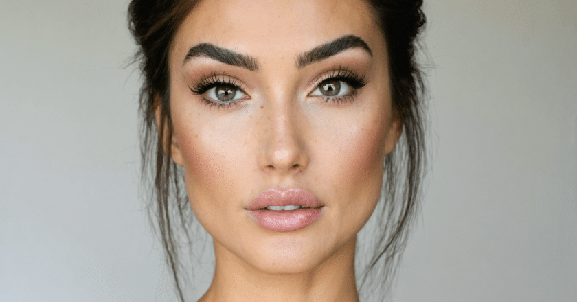 Chrislaure Nollet : quelle est la montée en visibilité de cette influenceuse beauté en 2025 ?