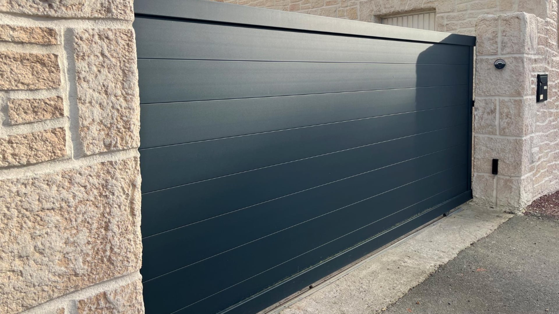 Top 3 des fabricants de portails en aluminium fabriqués en France pour une qualité irréprochable