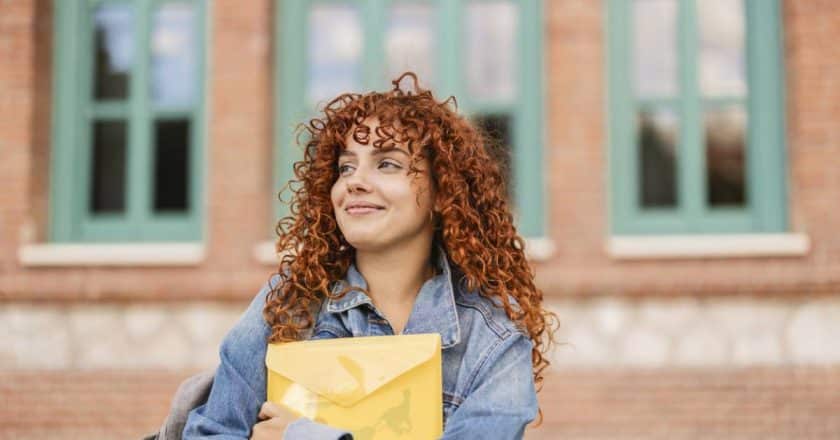 Parcoursup trop opaque, envie de vous bâtir un profil international  ? Faites vos études en Espagne