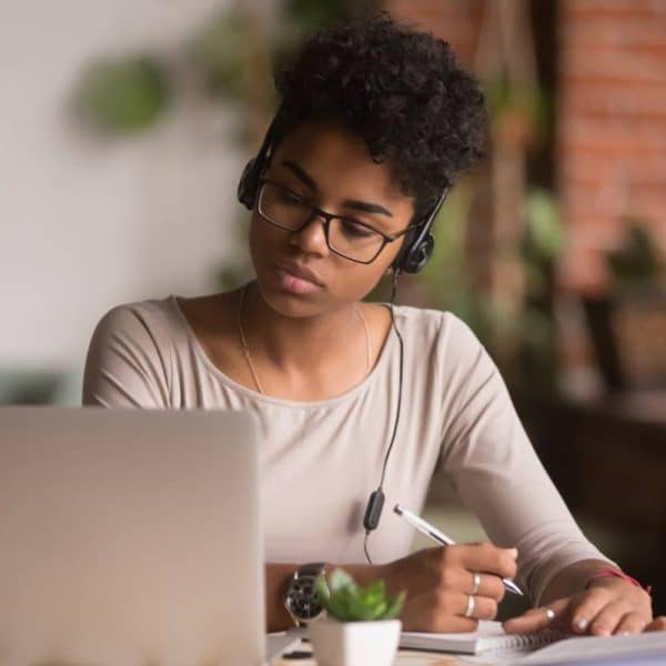 Cours particuliers en ligne du collège au lycée : progressez à votre rythme !