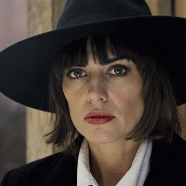 Isabella Blow : l’énigmatique muse de la mode qui a propulsé Alexander McQueen au sommet